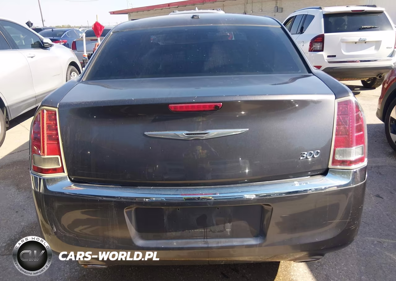 2014 Chrysler 300 VIN:2C3CCAAG5EH157410 - 17