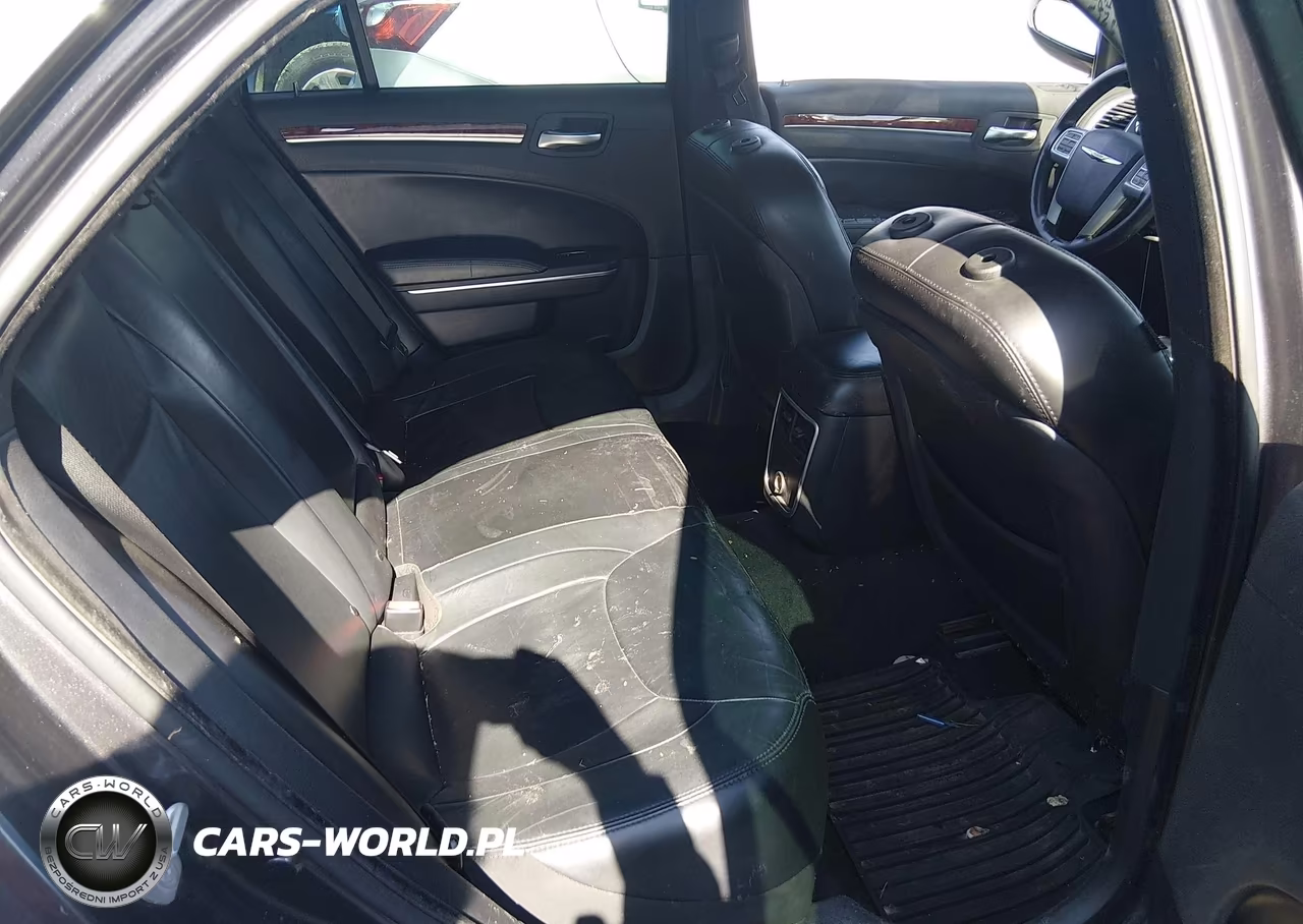 2014 Chrysler 300 VIN:2C3CCAAG5EH157410 - 8