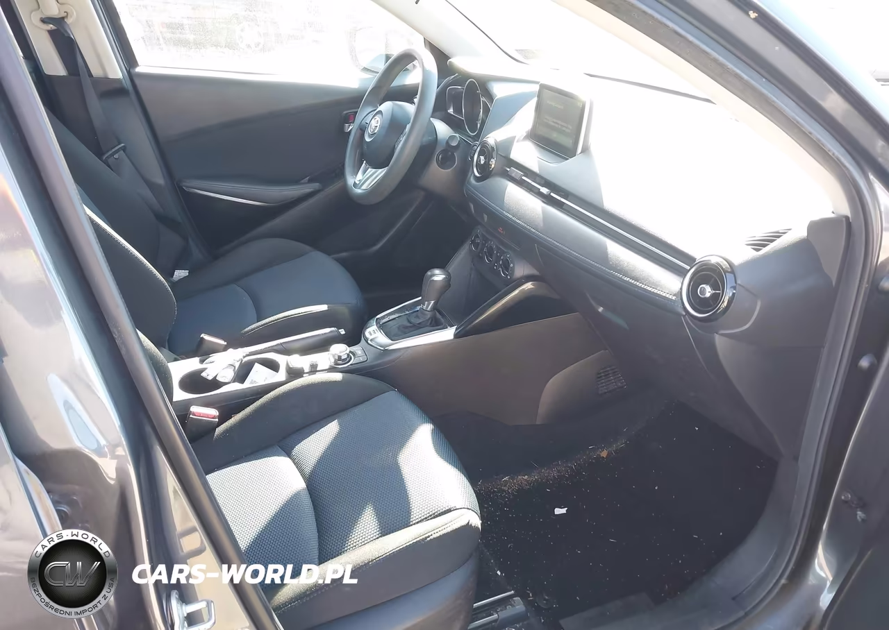 2017 Toyota Yaris Ia VIN:3MYDLBYV5HY195276 - 5