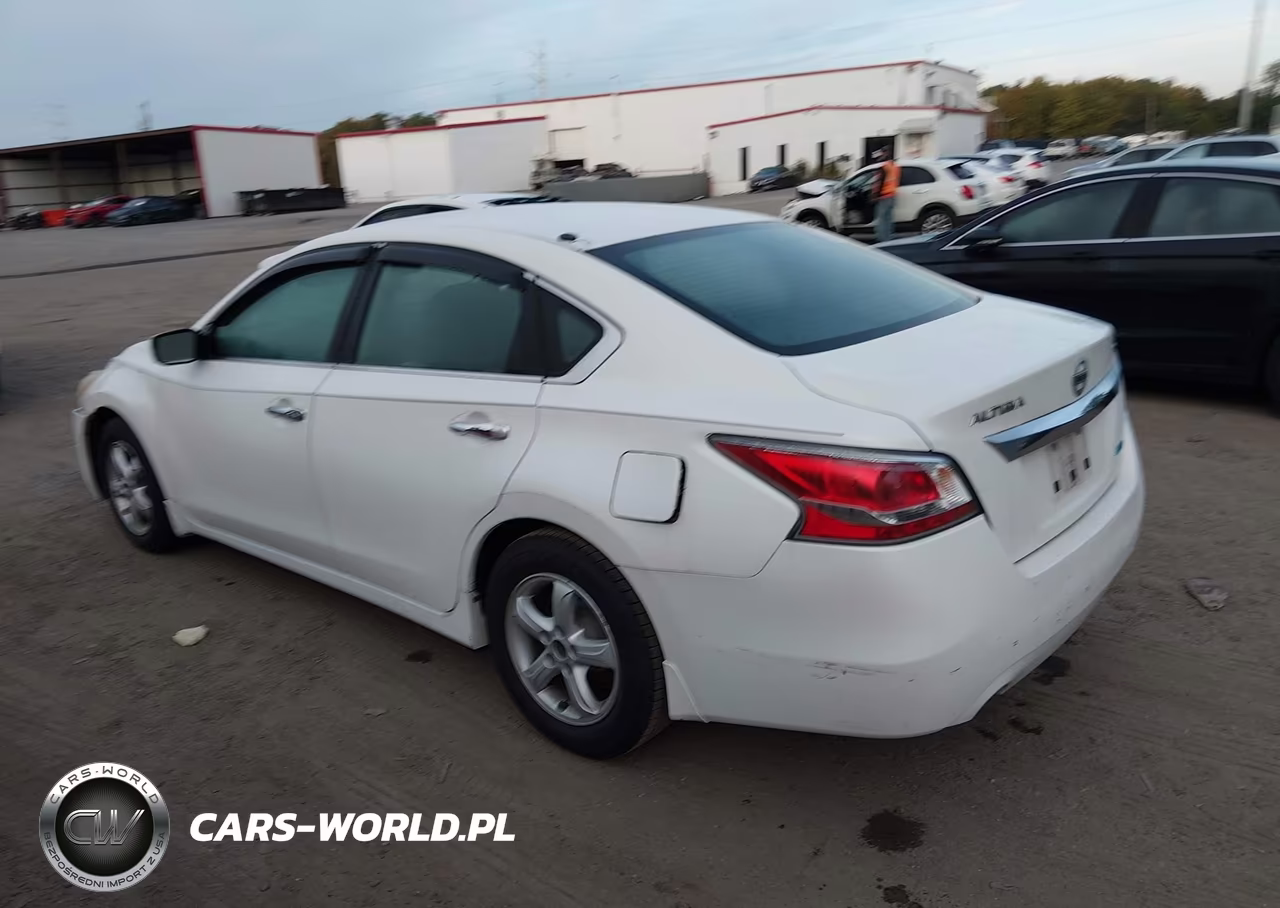 2014 Nissan Altima 2.5 S VIN:1N4AL3AP3EC203890 - 3