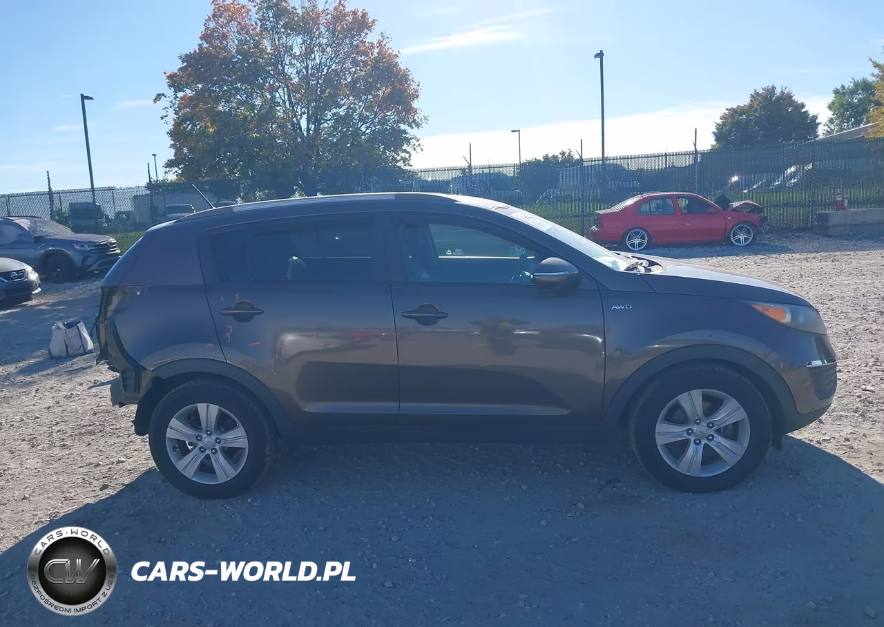 2011 Kia Sportage Lx VIN:KNDPBCA23B7089681 - 12