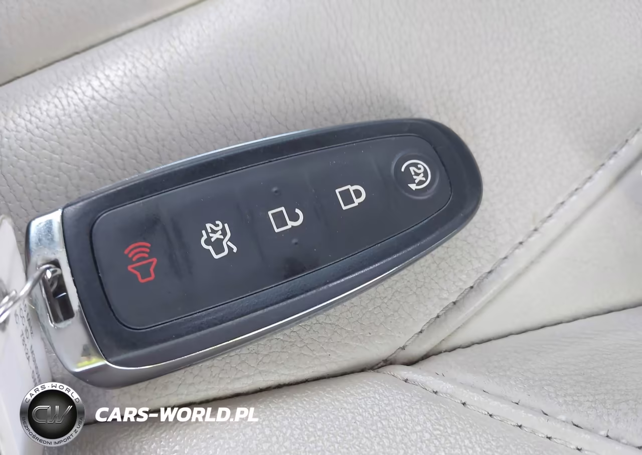 2018 Ford Focus Titanium VIN:1FADP3N26JL314024 - 11