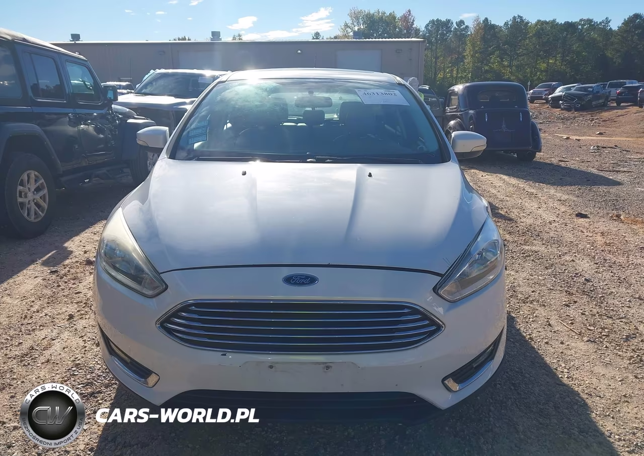 2018 Ford Focus Titanium VIN:1FADP3N26JL314024 - 12