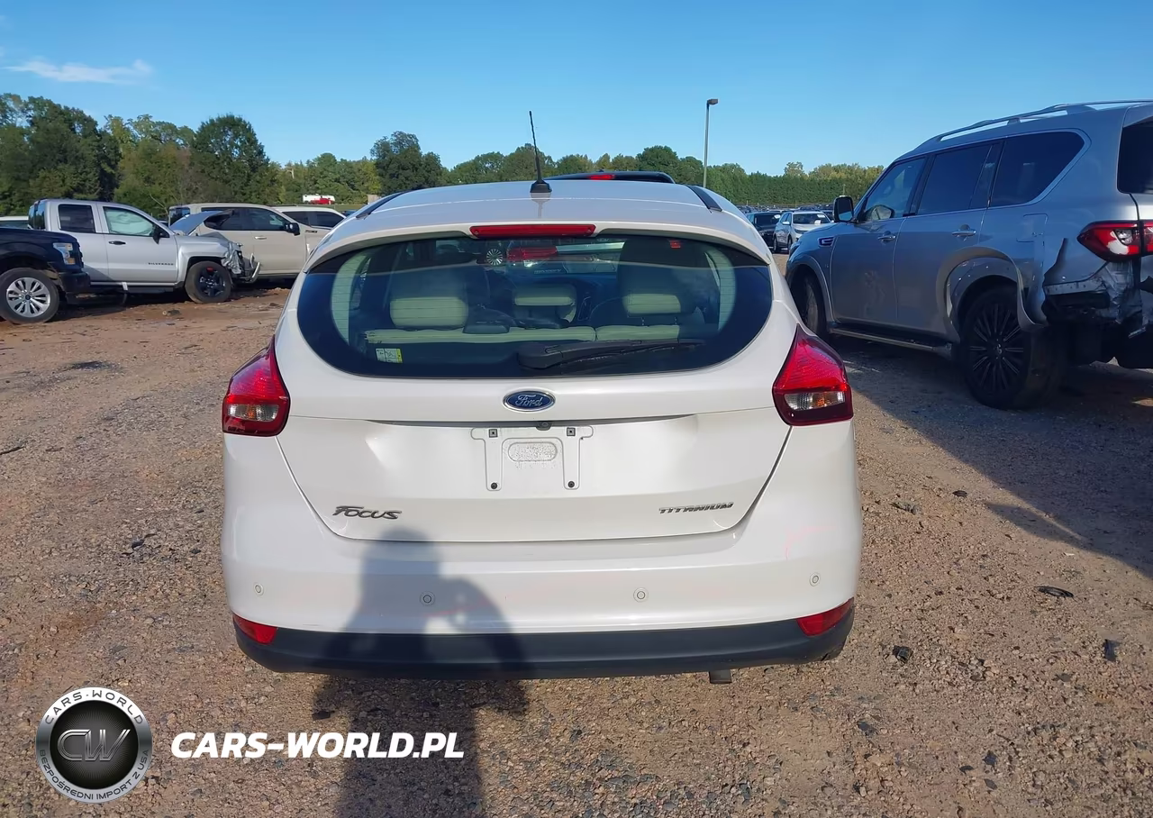 2018 Ford Focus Titanium VIN:1FADP3N26JL314024 - 16