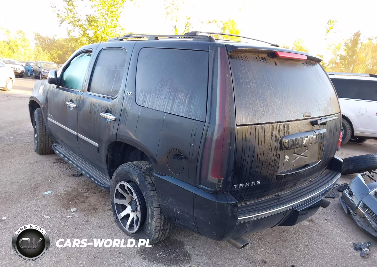 2013 Chevrolet Tahoe Ltz VIN:1GNSKCE02DR342930 - 3