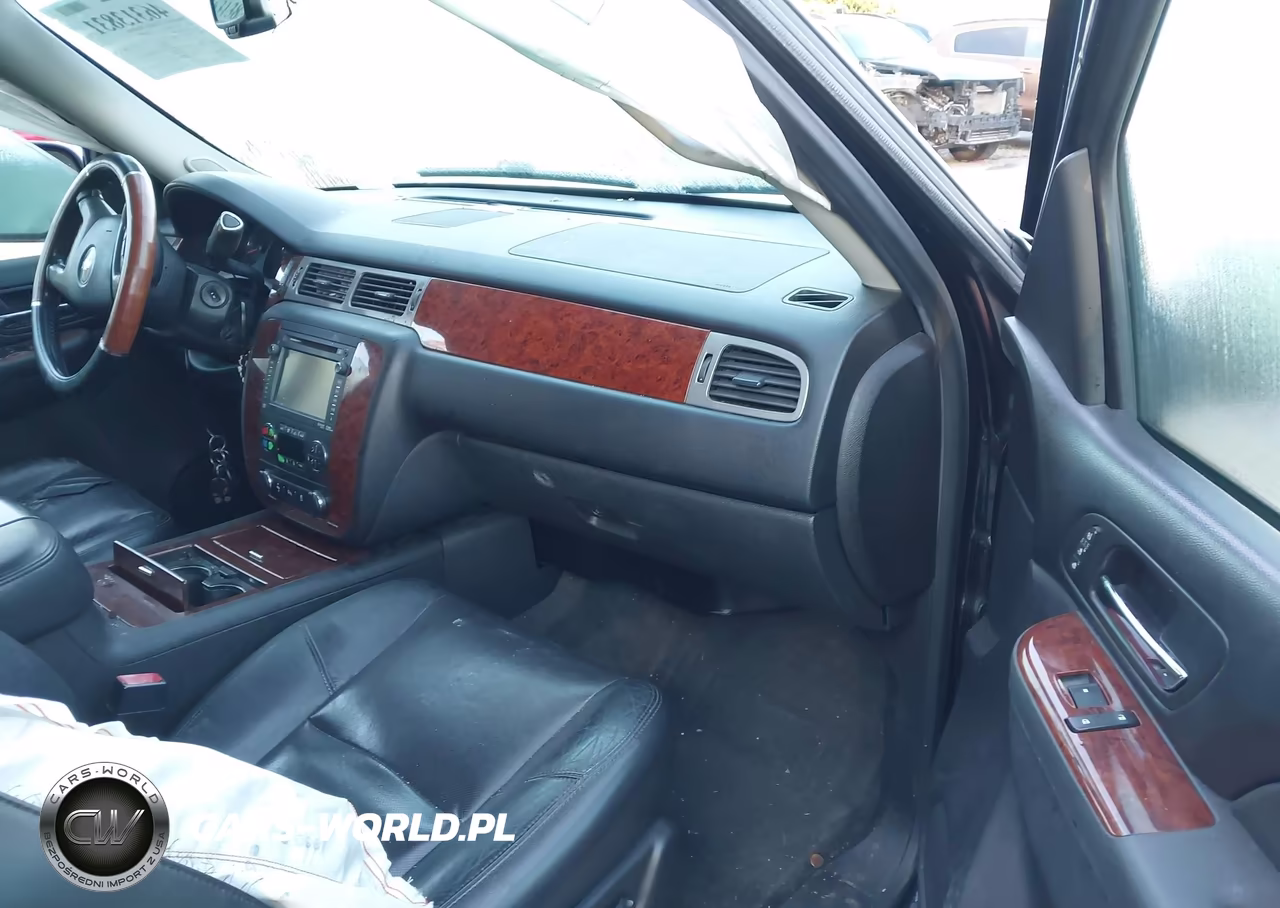 2013 Chevrolet Tahoe Ltz VIN:1GNSKCE02DR342930 - 5