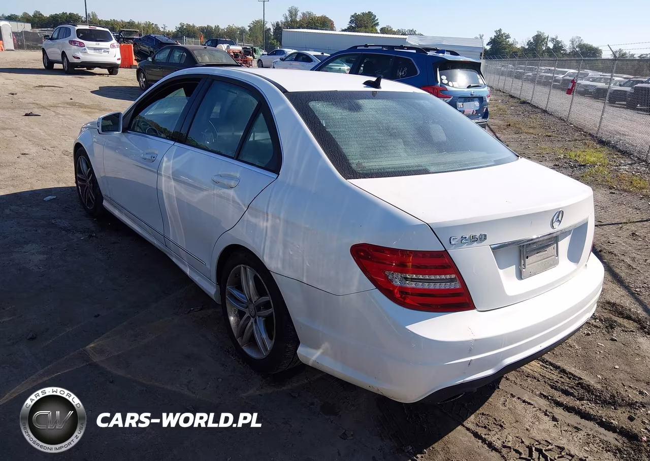 2013 Mercedes-Benz C 250 Sport VIN:WDDGF4HB4DR299915 - 3
