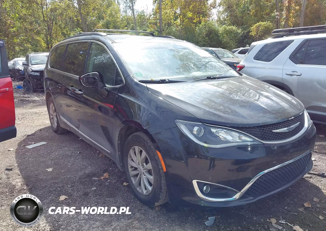 2017 Chrysler Pacifica Touring-L