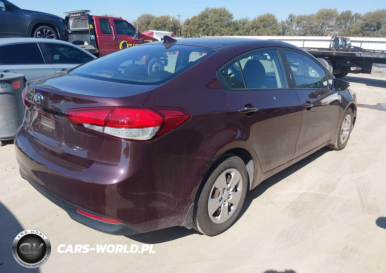 2018 Kia Forte Lx VIN:3KPFK4A79JE199520 - 4