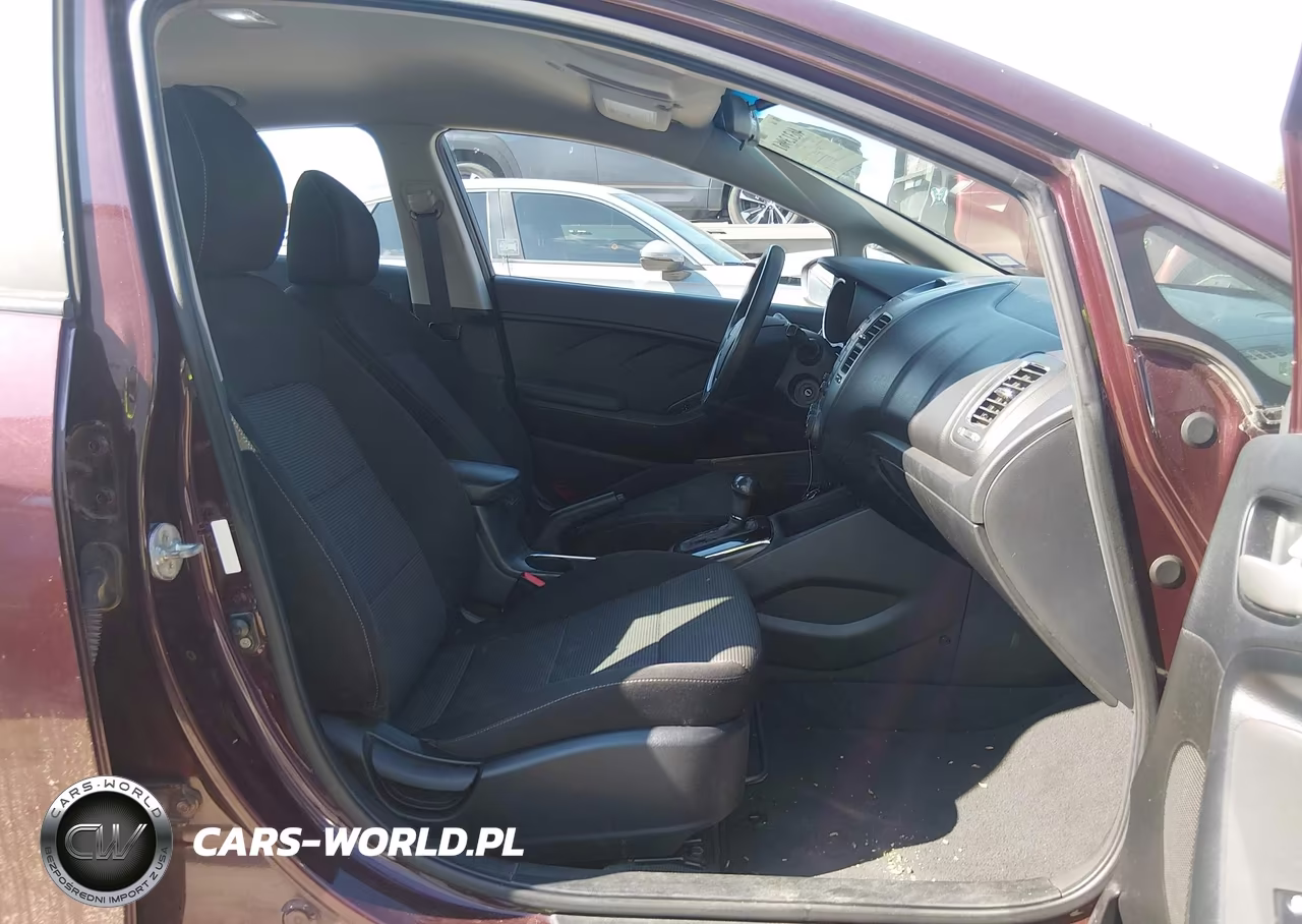 2018 Kia Forte Lx VIN:3KPFK4A79JE199520 - 5