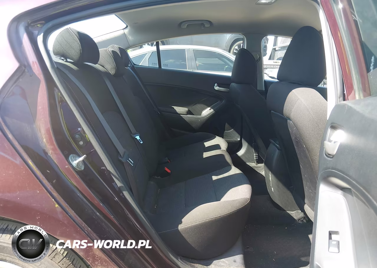 2018 Kia Forte Lx VIN:3KPFK4A79JE199520 - 8