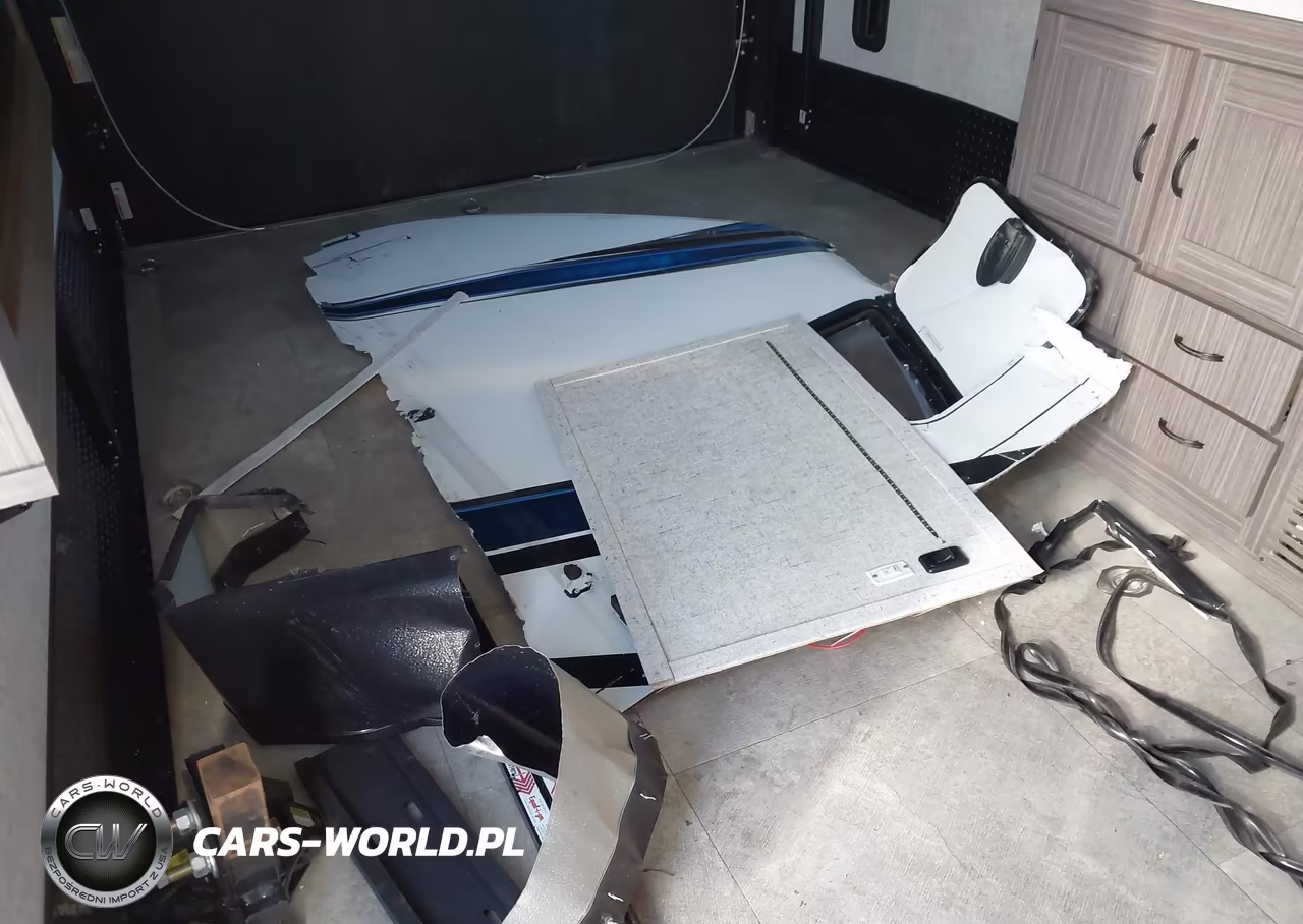 2019 Coachmen Adrenaline VIN:5ZT2ANHB5K7019094 - 11