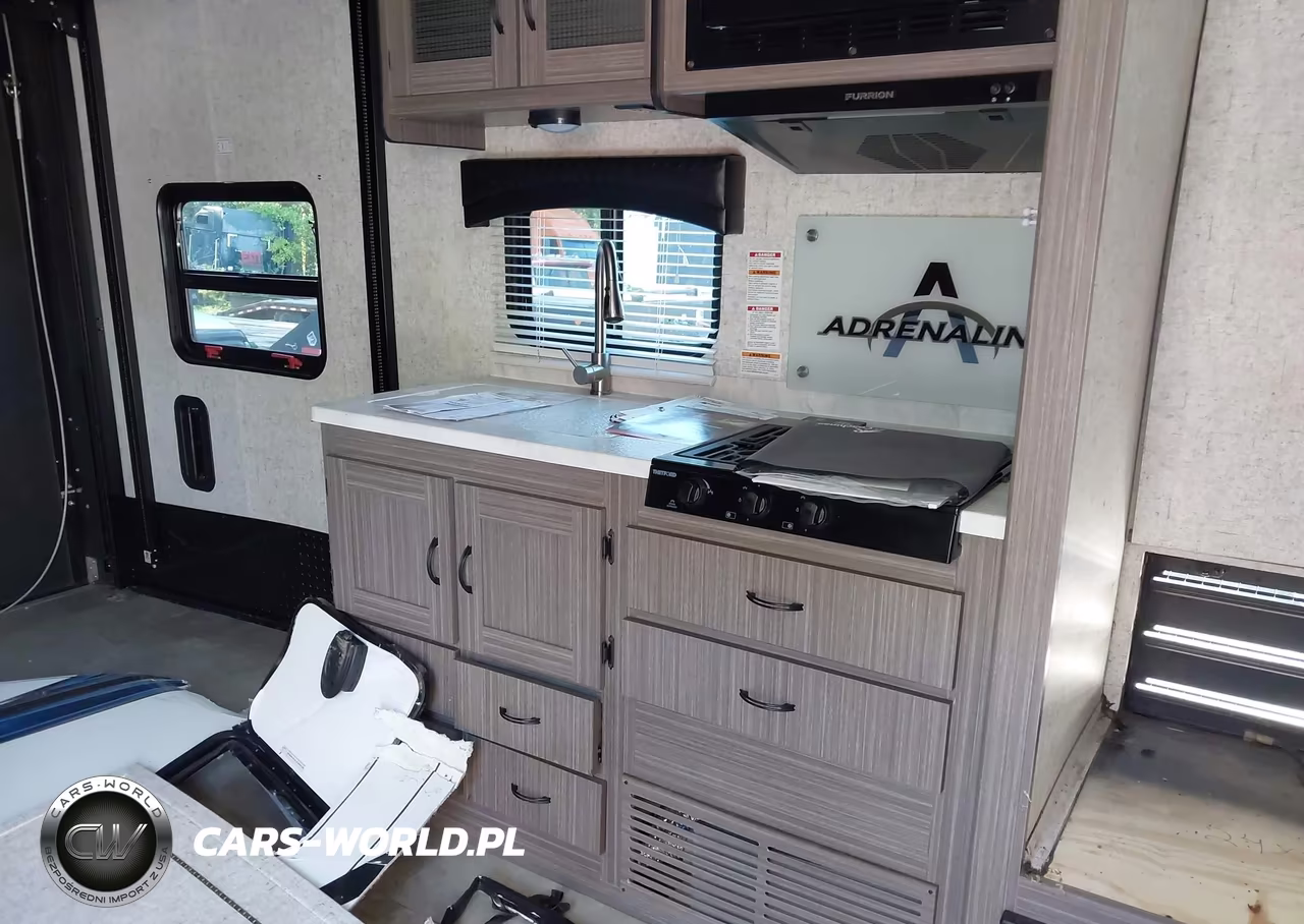 2019 Coachmen Adrenaline VIN:5ZT2ANHB5K7019094 - 13