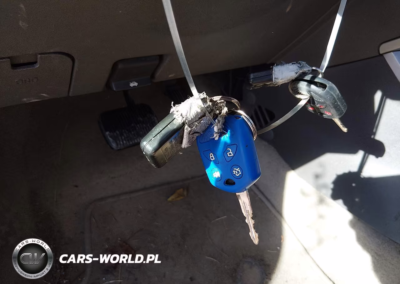 2010 Ford Focus Se VIN:1FAHP3FN5AW255511 - 11