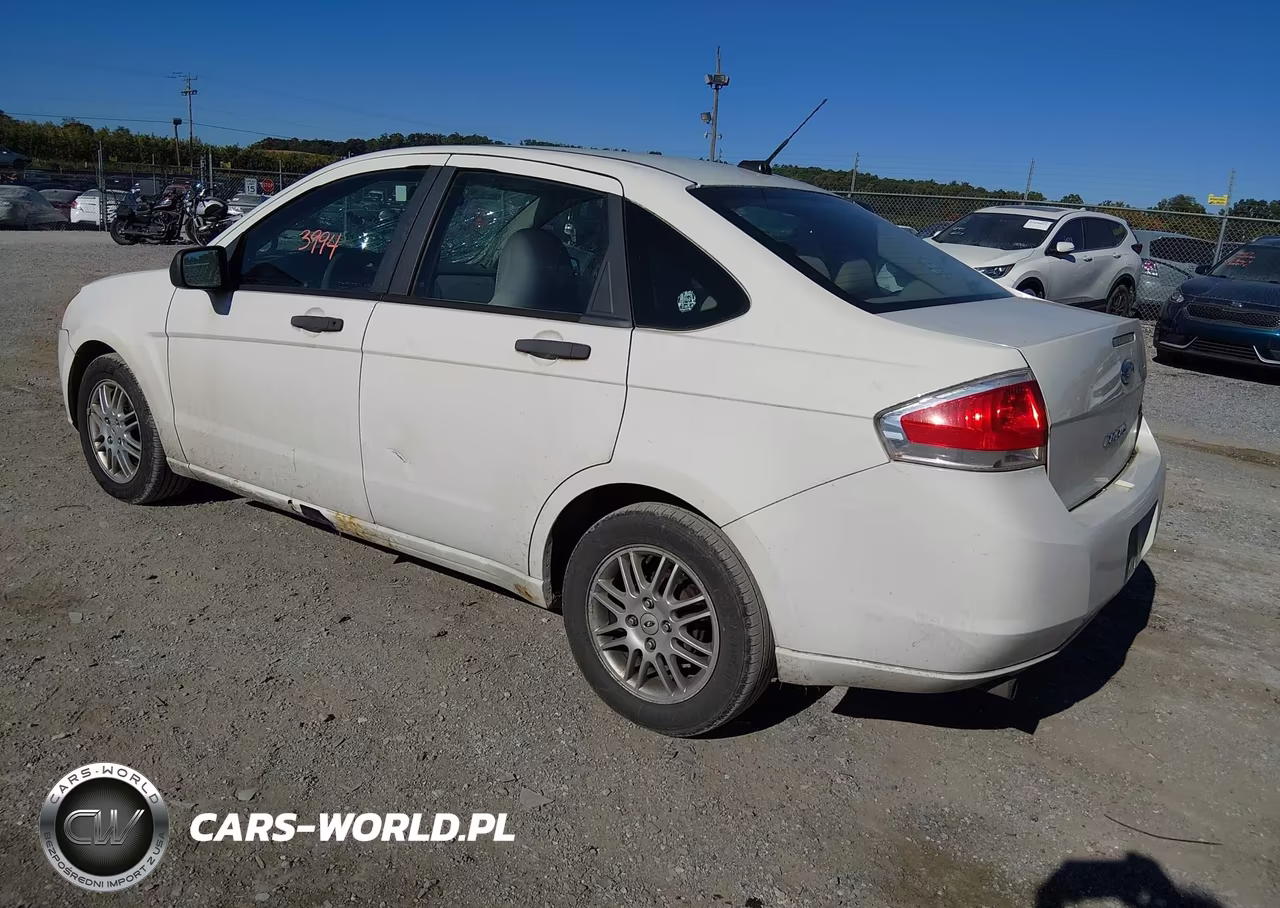 2010 Ford Focus Se VIN:1FAHP3FN5AW255511 - 3