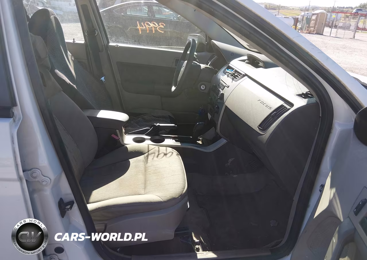 2010 Ford Focus Se VIN:1FAHP3FN5AW255511 - 5