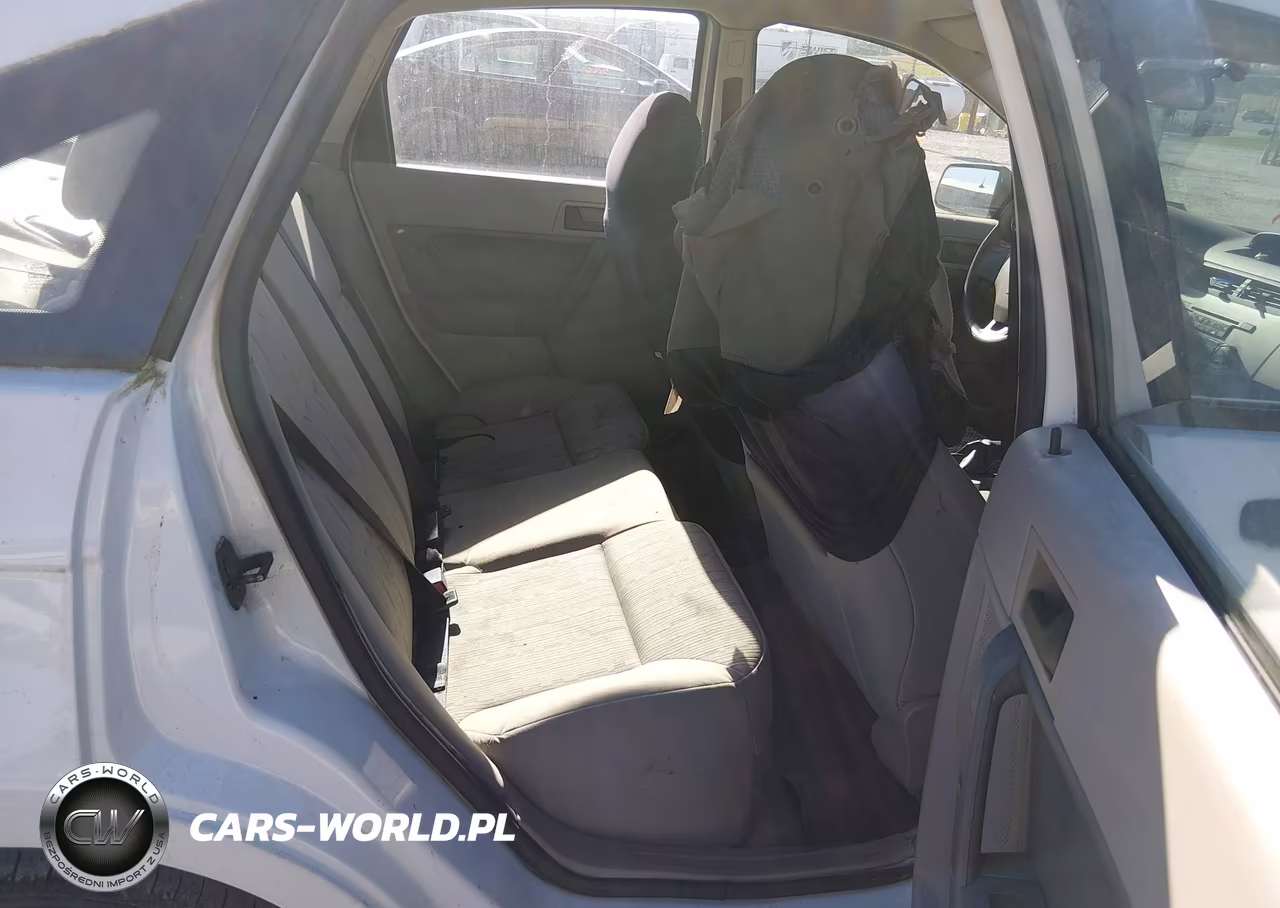 2010 Ford Focus Se VIN:1FAHP3FN5AW255511 - 8