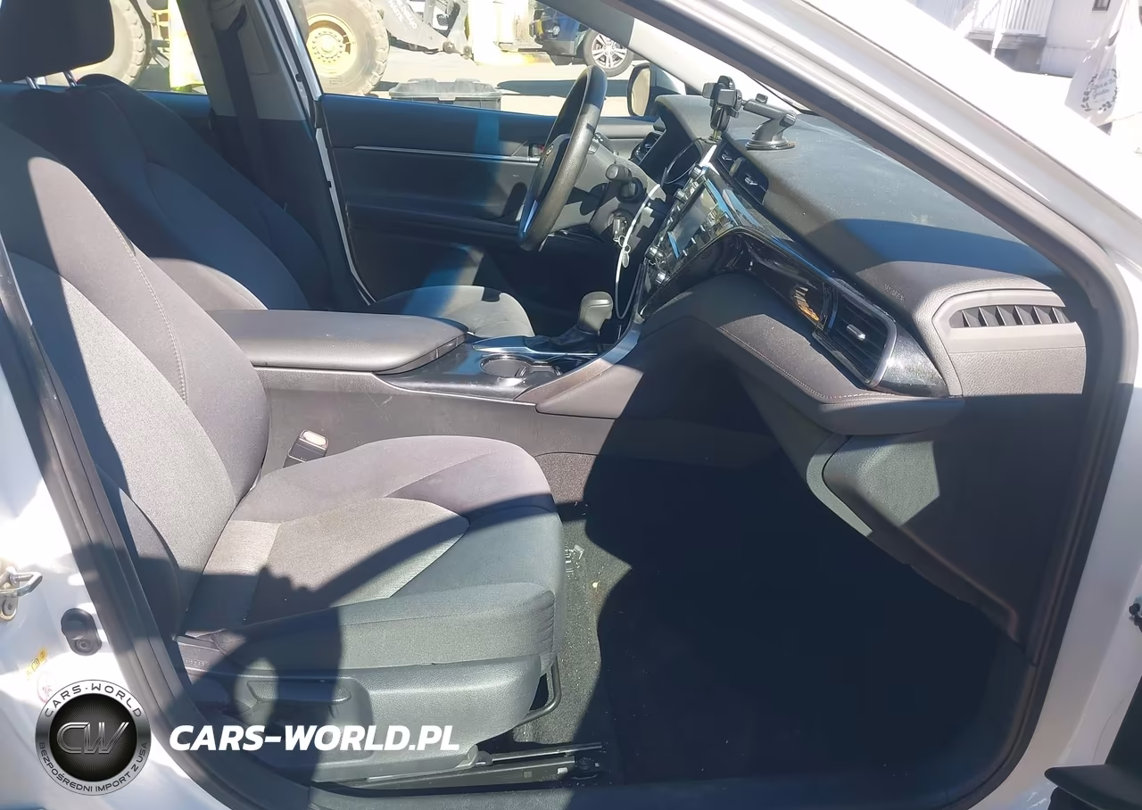 2019 Toyota Camry Le VIN:4T1B11HK7KU759415 - 5