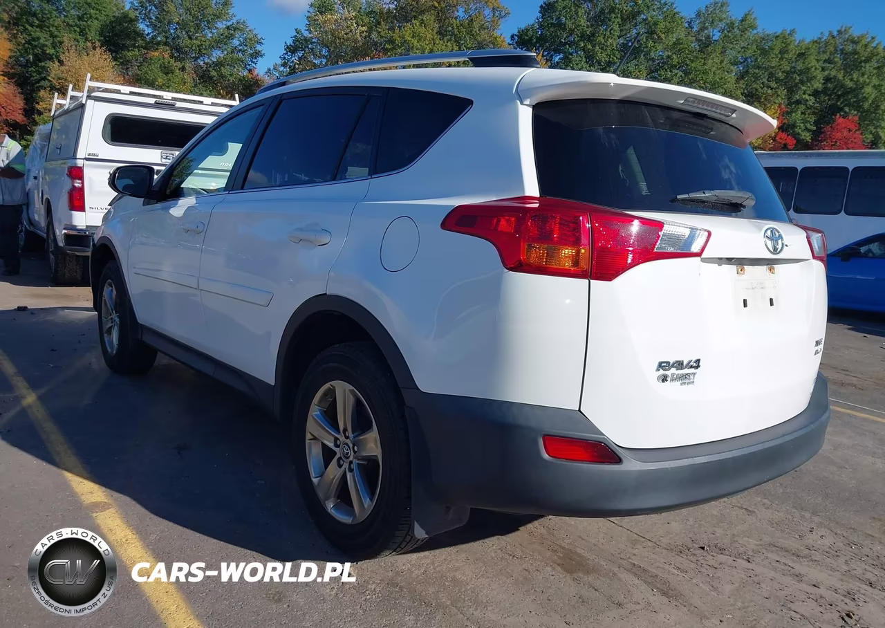 2015 Toyota Rav4 Xle VIN:JTMRFREV3FJ028988 - 3