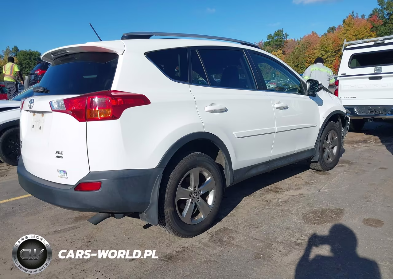 2015 Toyota Rav4 Xle VIN:JTMRFREV3FJ028988 - 4
