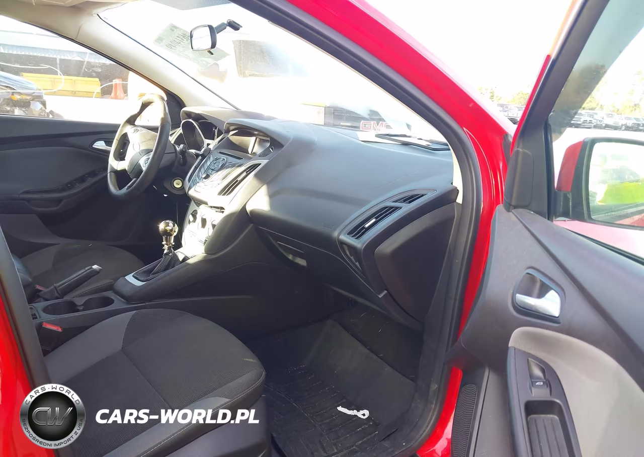 2014 Ford Focus Se VIN:1FADP3K26EL136481 - 5
