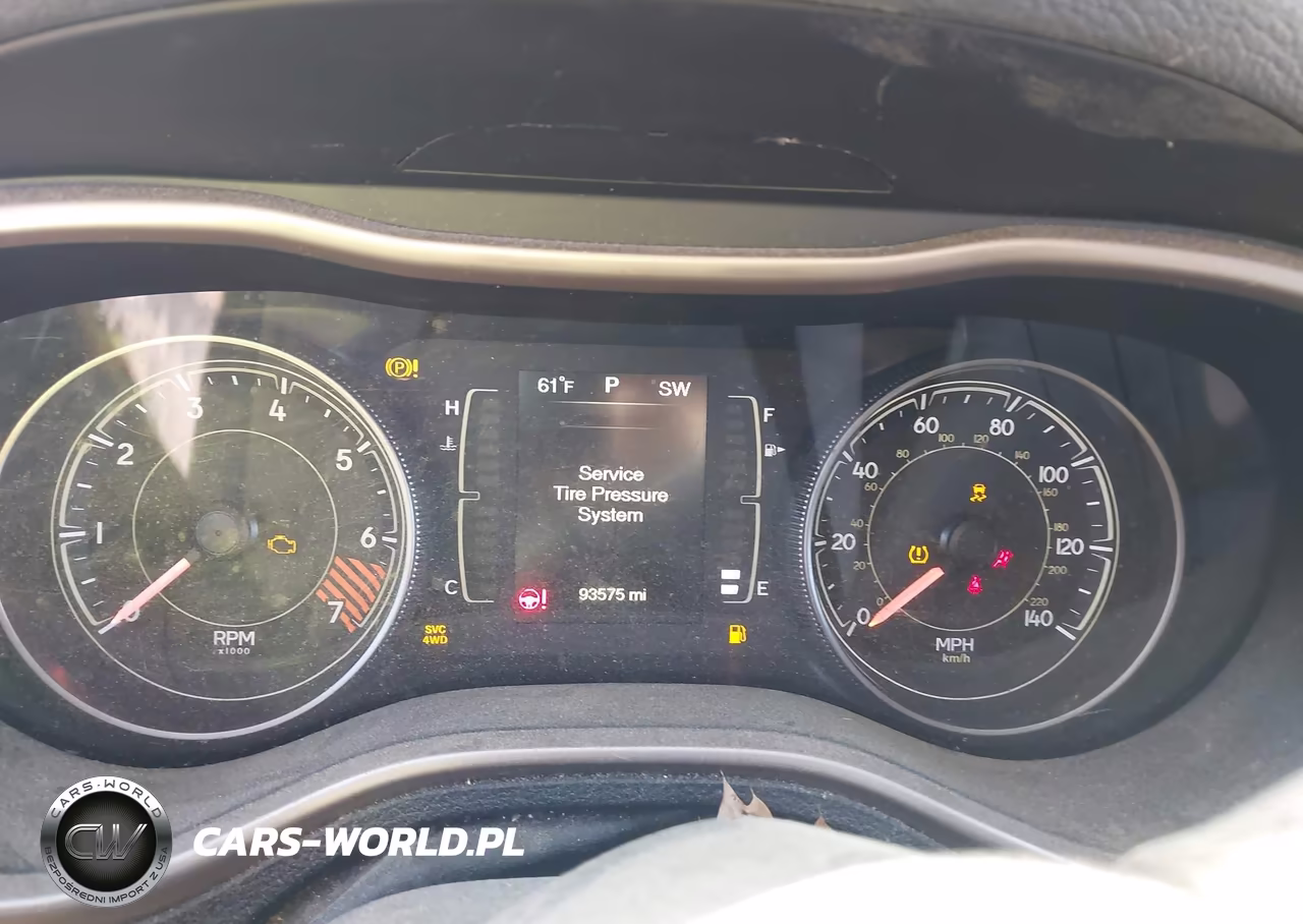 2014 Jeep Cherokee Latitude VIN:1C4PJMCB6EW122494 - 7
