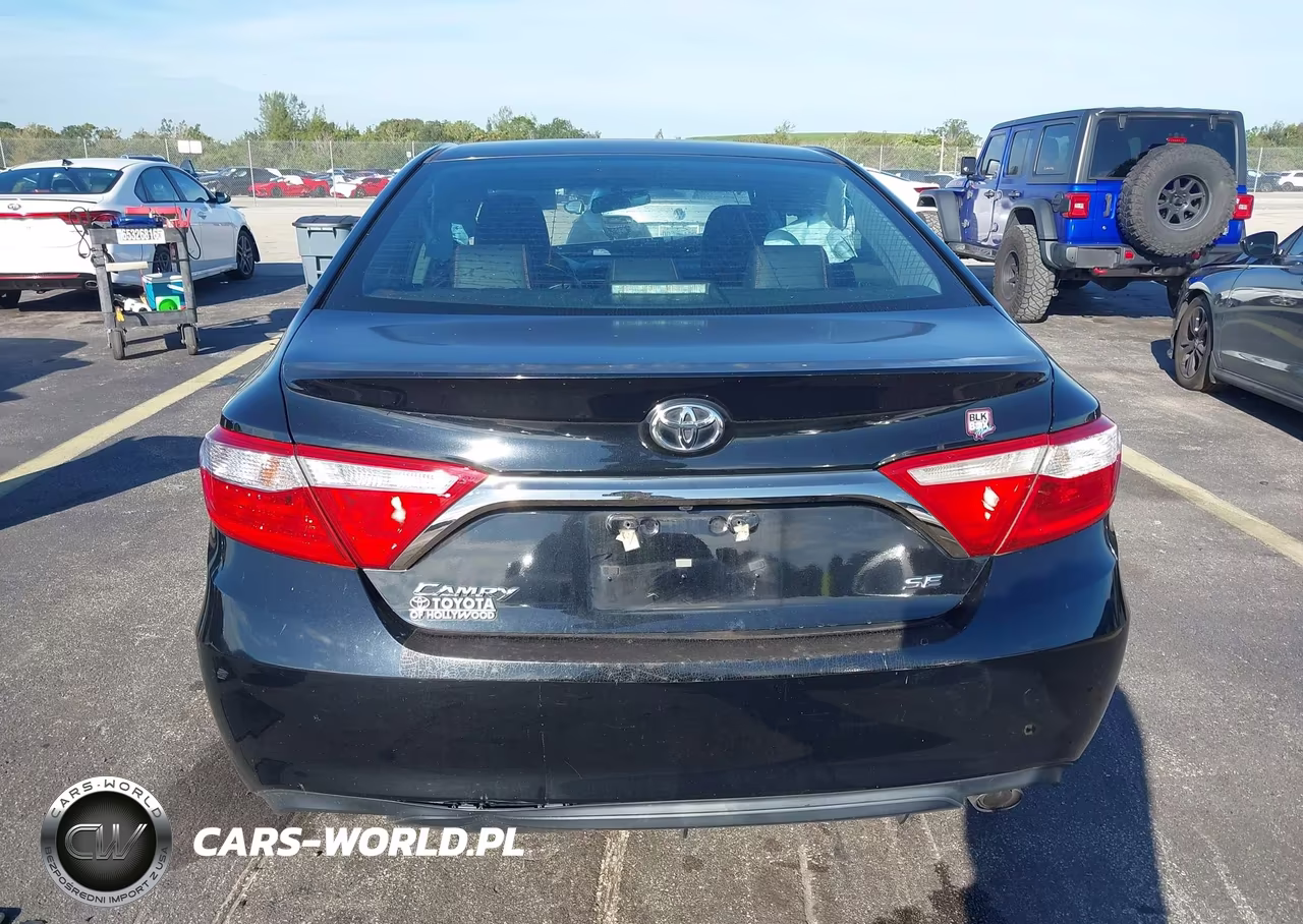 2015 Toyota Camry Se VIN:4T1BF1FK4FU979833 - 17
