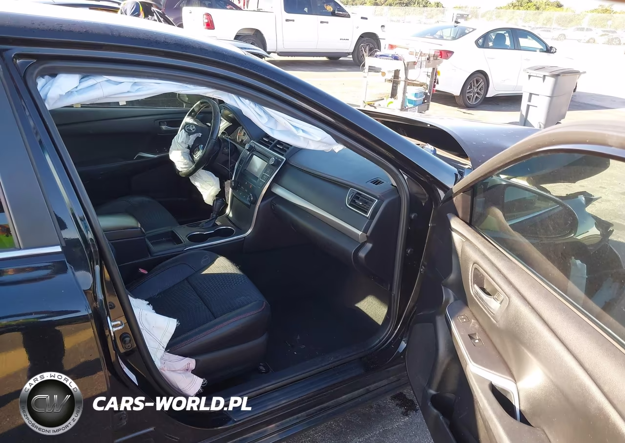 2015 Toyota Camry Se VIN:4T1BF1FK4FU979833 - 5