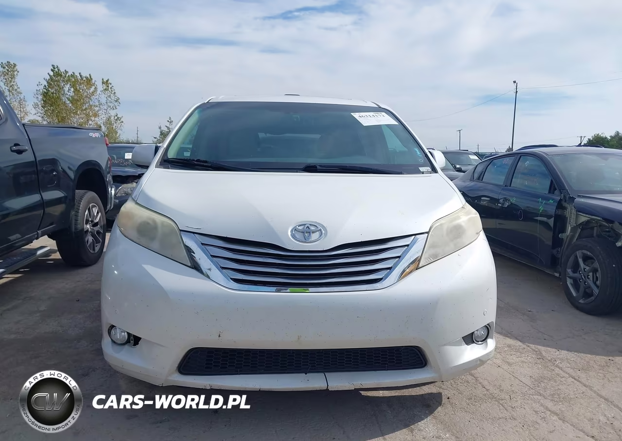 2011 Toyota Sienna Limited V6 VIN:5TDYK3DC4BS056168 - 12