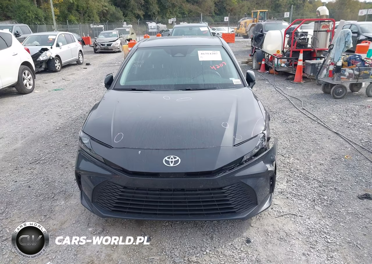 2025 Toyota Camry Le VIN:4T1DAACKXSU154028 - 12