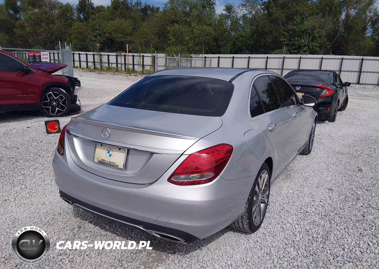 2015 Mercedes-Benz C 300 VIN:55SWF4JB6FU054153 - 4