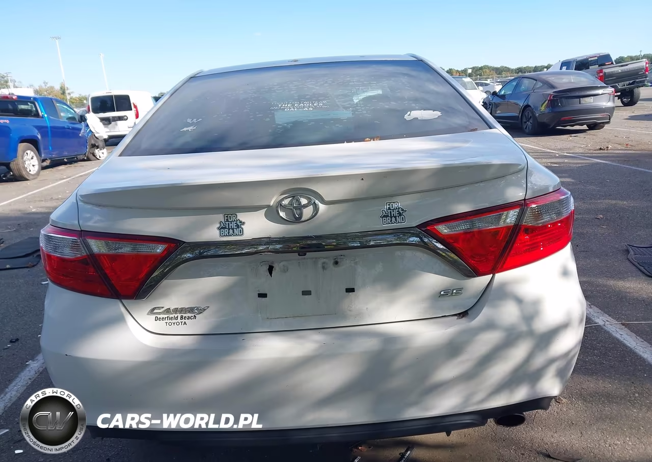 2016 Toyota Camry Se VIN:4T1BF1FK7GU200135 - 16