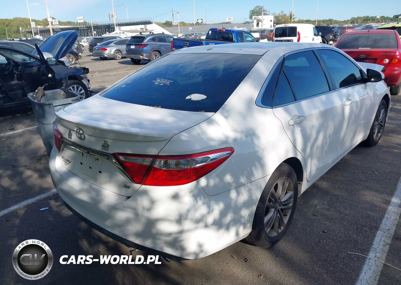 2016 Toyota Camry Se VIN:4T1BF1FK7GU200135 - 4