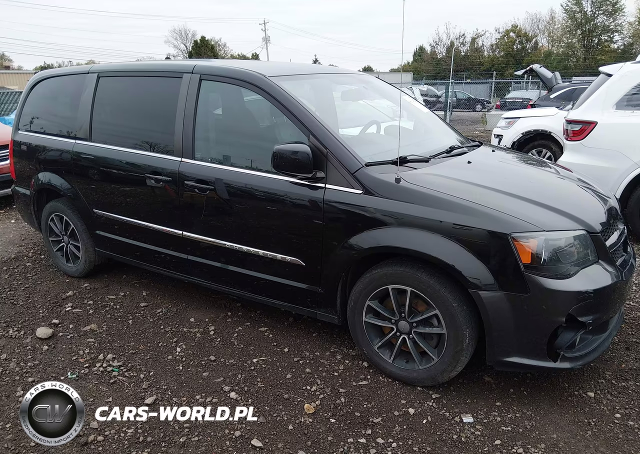 2015 Chrysler Town & Country S