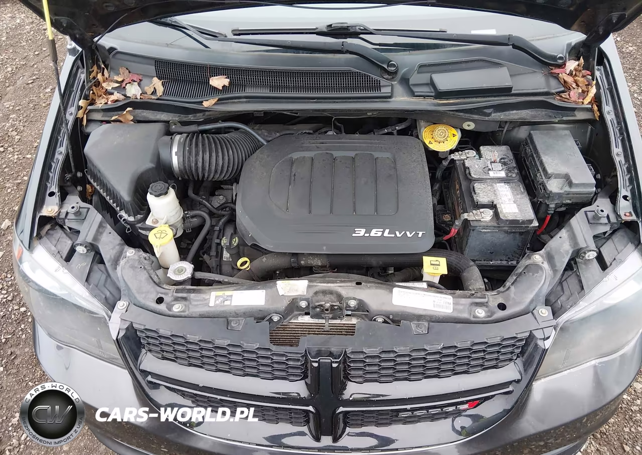 2015 Chrysler Town & Country S VIN:2C4RC1HG2FR553818 - 10
