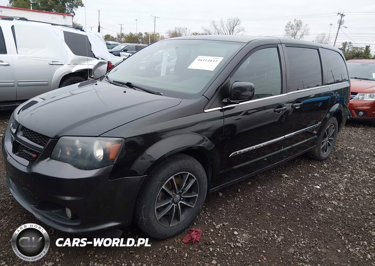 2015 Chrysler Town & Country S VIN:2C4RC1HG2FR553818 - 2