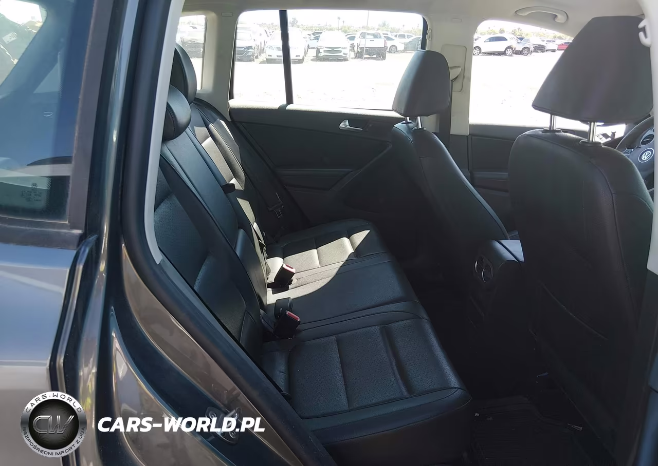2016 Volkswagen Tiguan S VIN:WVGAV7AX2GW587511 - 8
