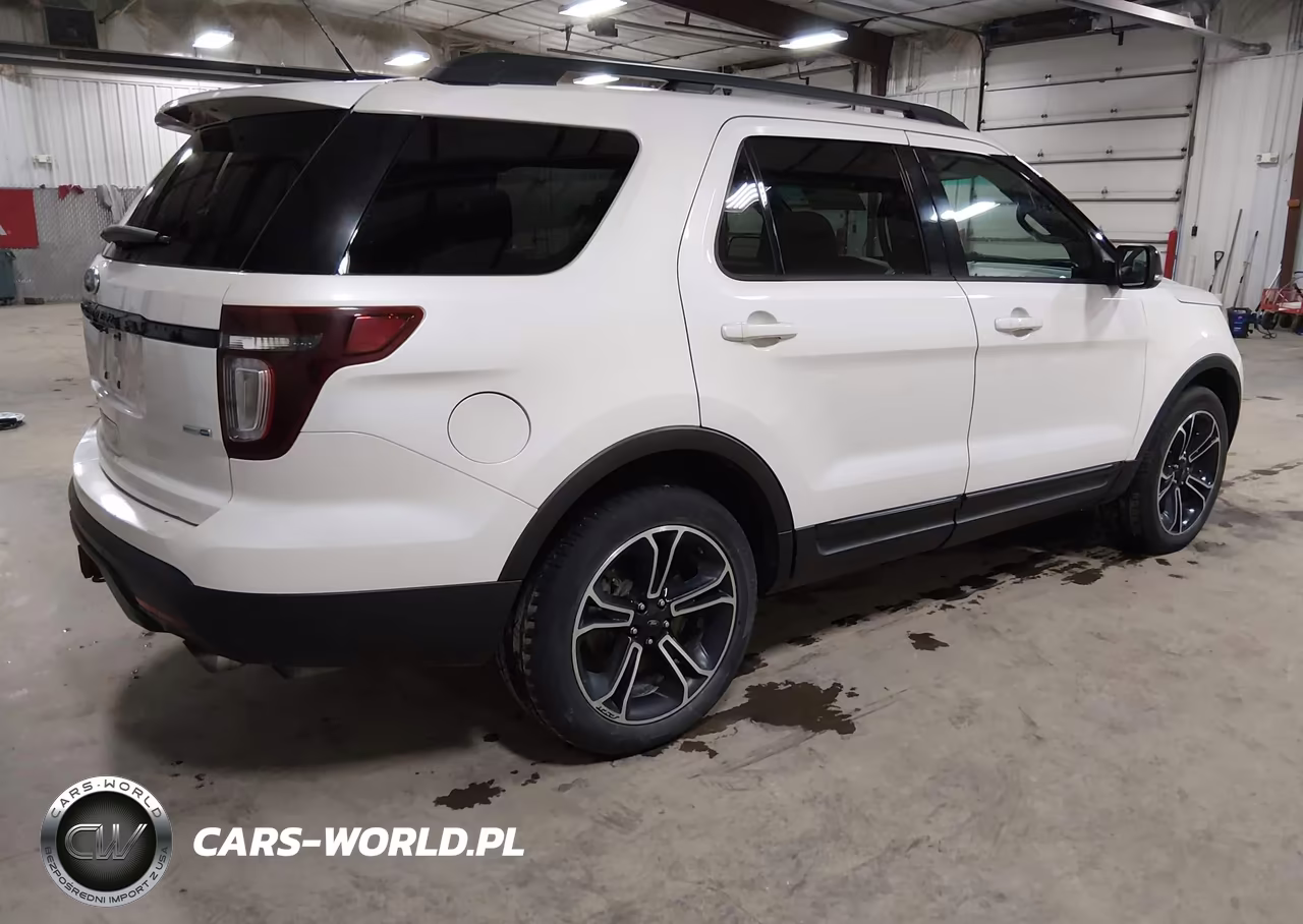 2015 Ford Explorer Sport VIN:1FM5K8GT5FGB31046 - 4