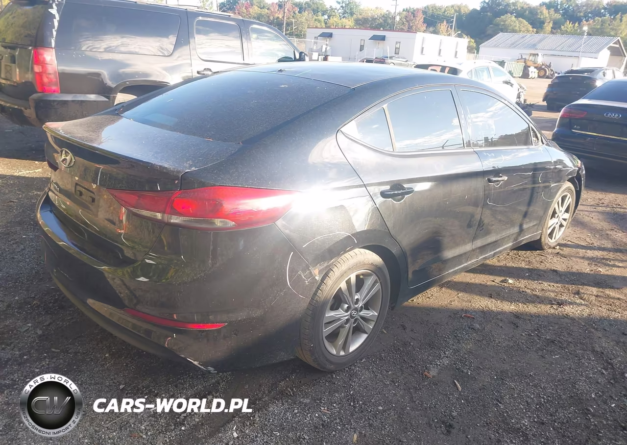 2018 Hyundai Elantra Sel VIN:5NPD84LF5JH393032 - 4