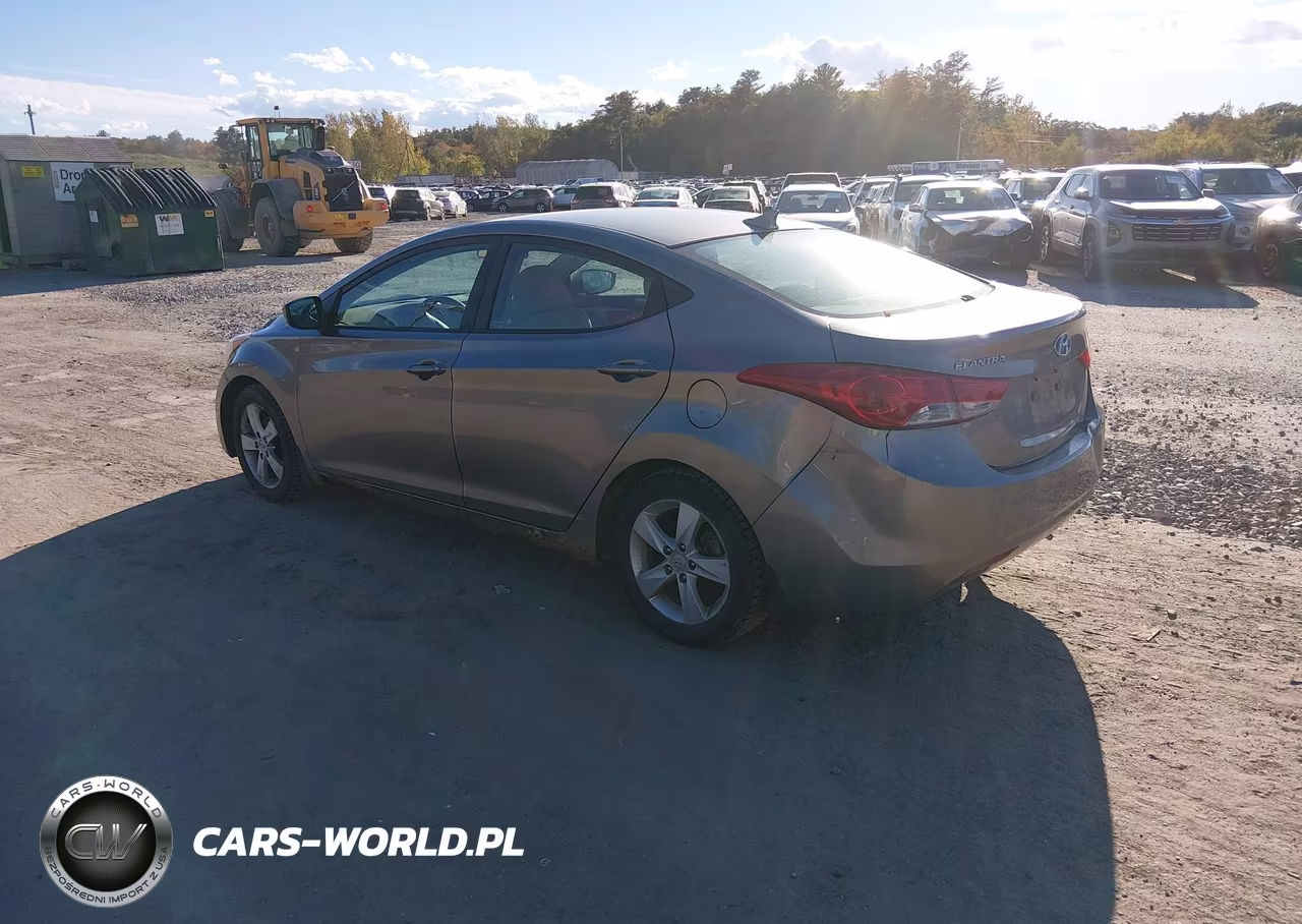 2013 Hyundai Elantra Gls VIN:5NPDH4AE2DH411114 - 3