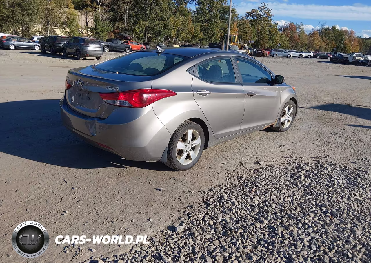 2013 Hyundai Elantra Gls VIN:5NPDH4AE2DH411114 - 4