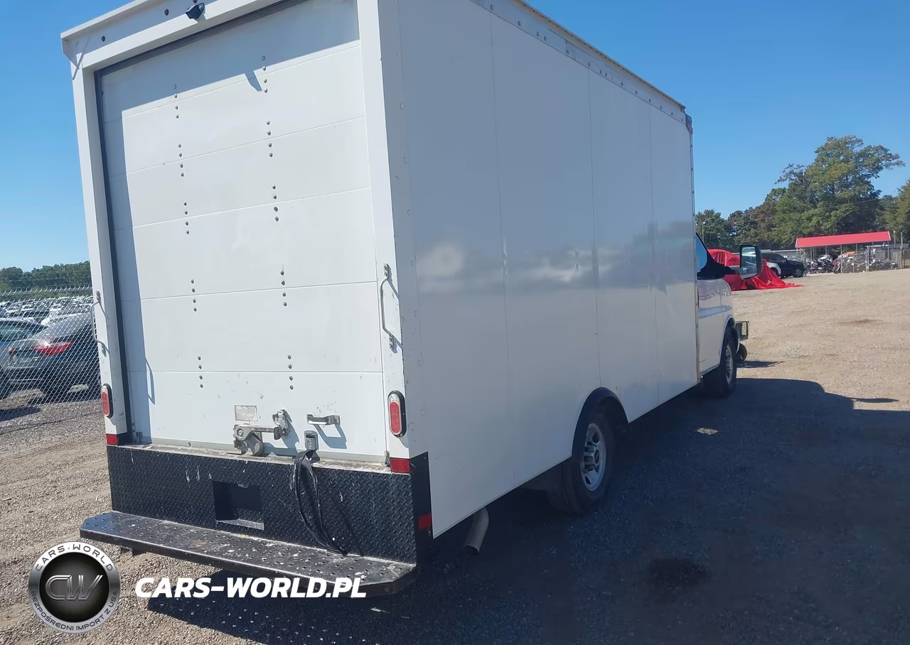 2021 GMC Savana Cutaway Work Van VIN:1GD07SF71M1310682 - 4
