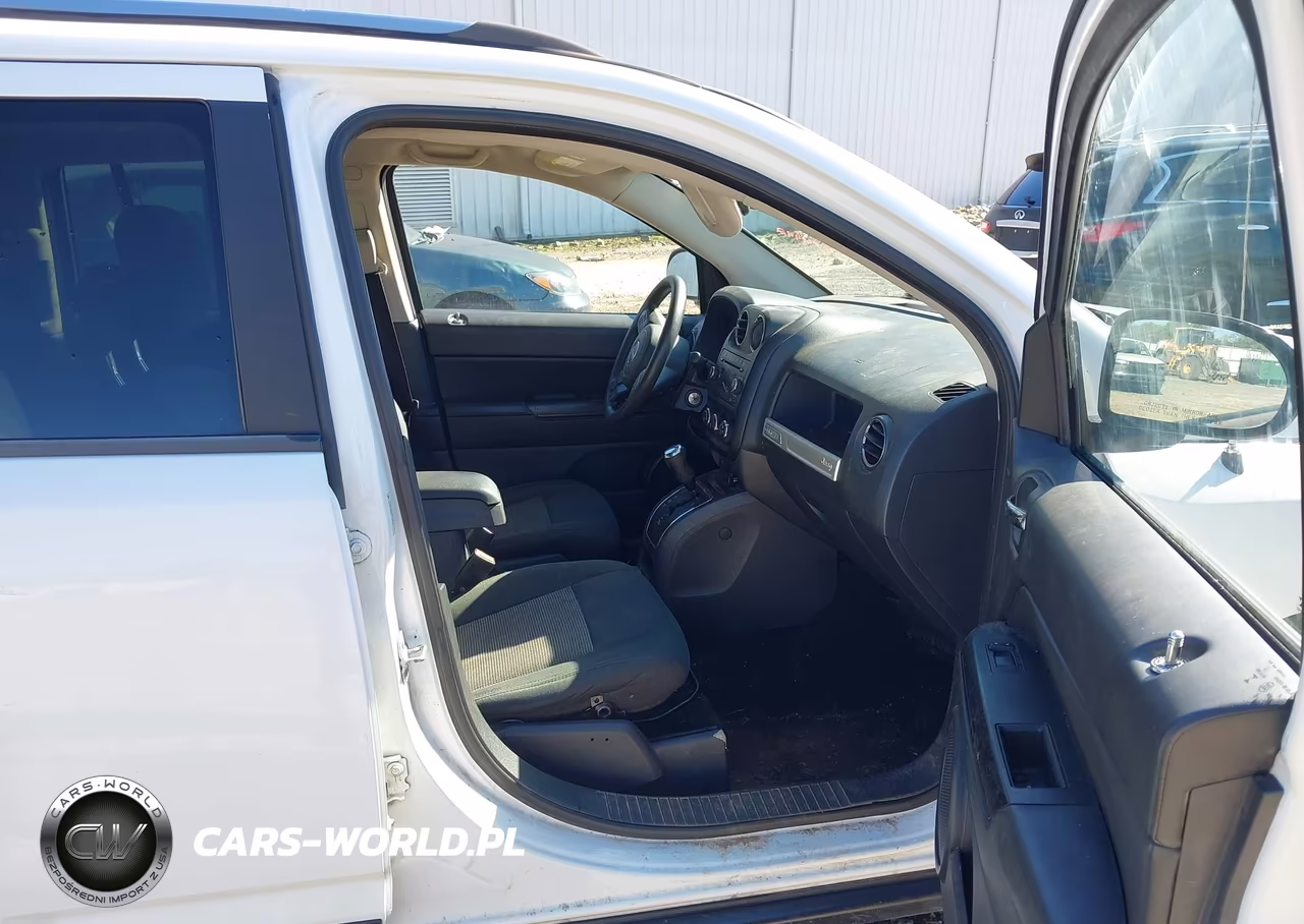 2014 Jeep Compass Sport VIN:1C4NJCBA6ED774442 - 5