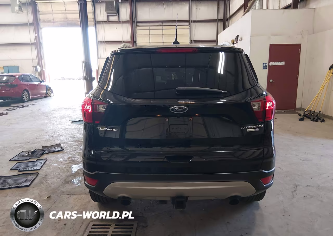 2019 Ford Escape Titanium VIN:1FMCU9J9XKUC04055 - 16