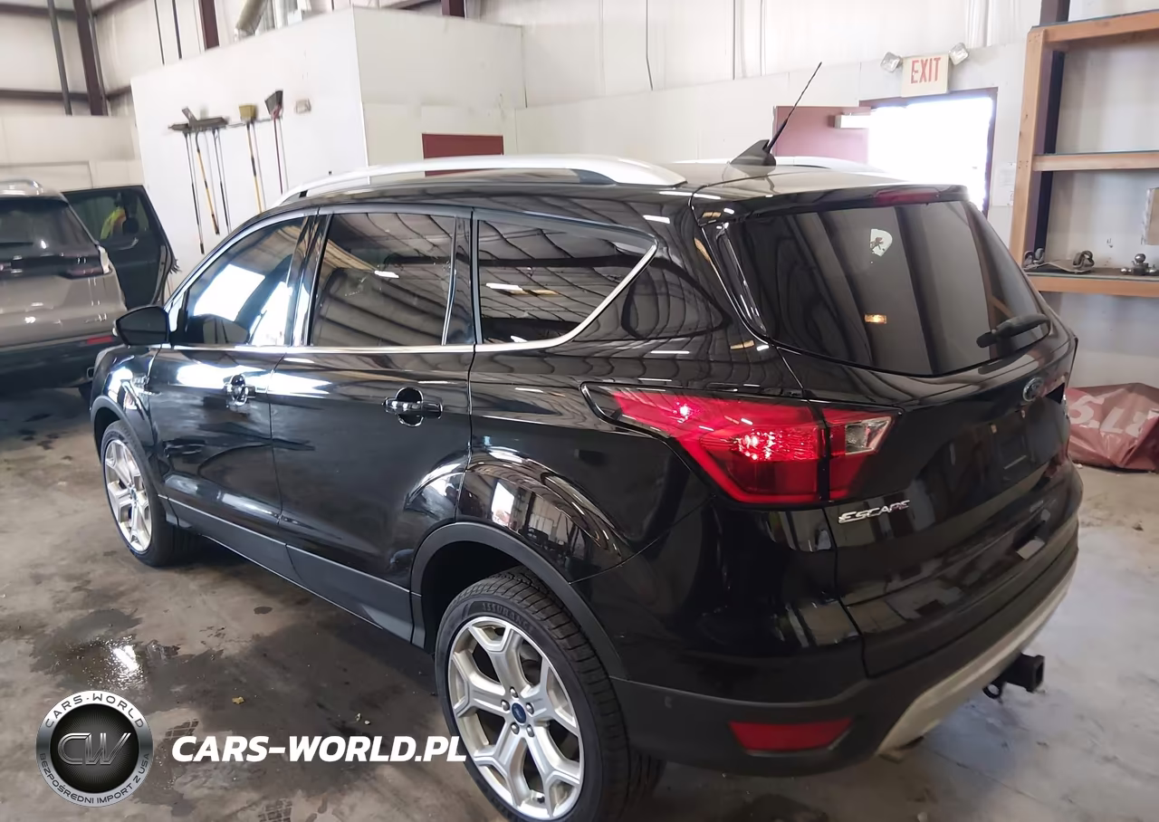 2019 Ford Escape Titanium VIN:1FMCU9J9XKUC04055 - 3