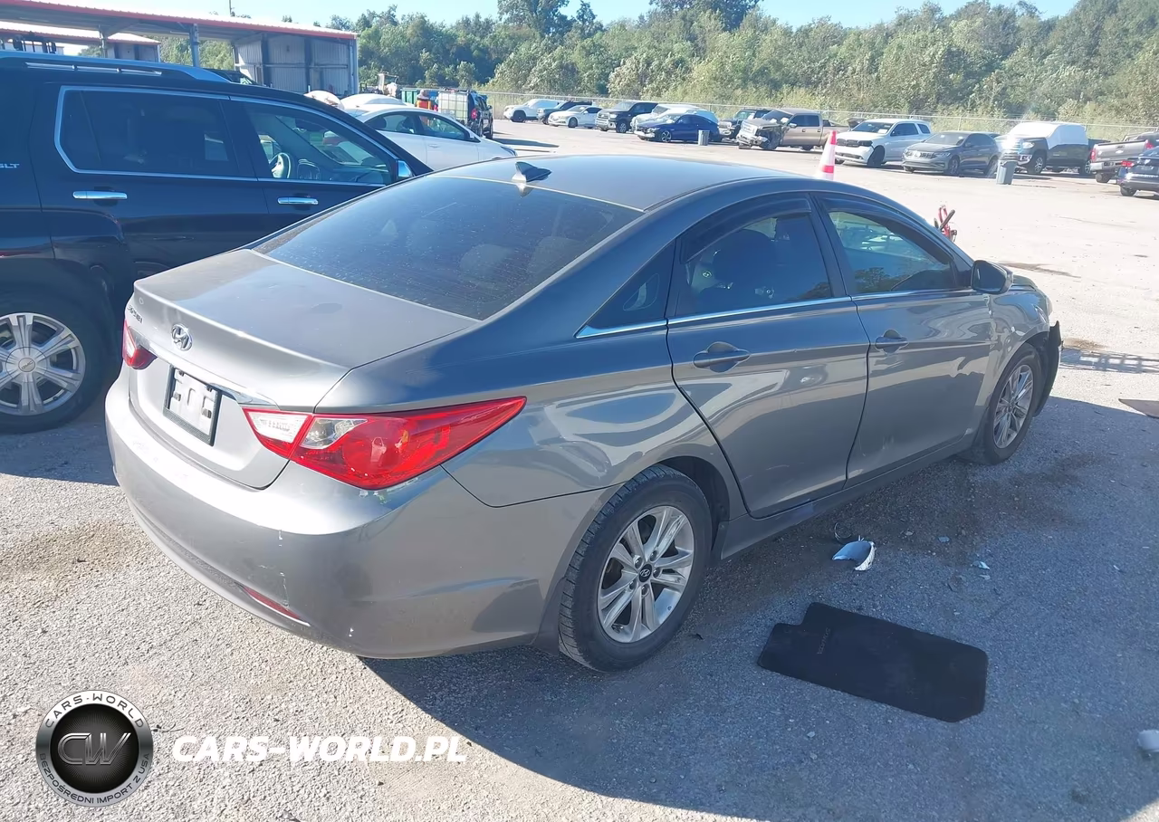 2013 Hyundai Sonata Gls VIN:5NPEB4AC3DH761825 - 4
