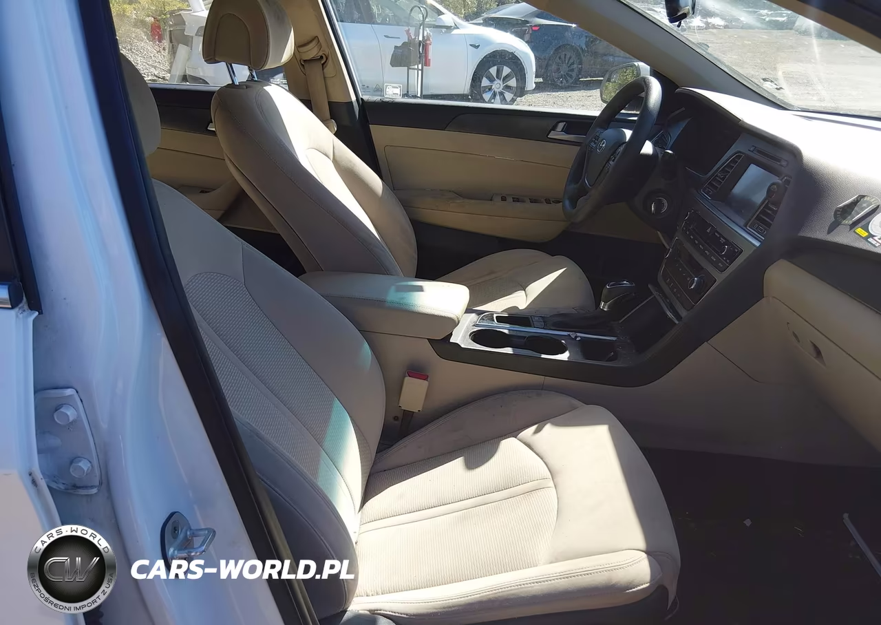2017 Hyundai Sonata Sport VIN:5NPE34AF6HH478204 - 5