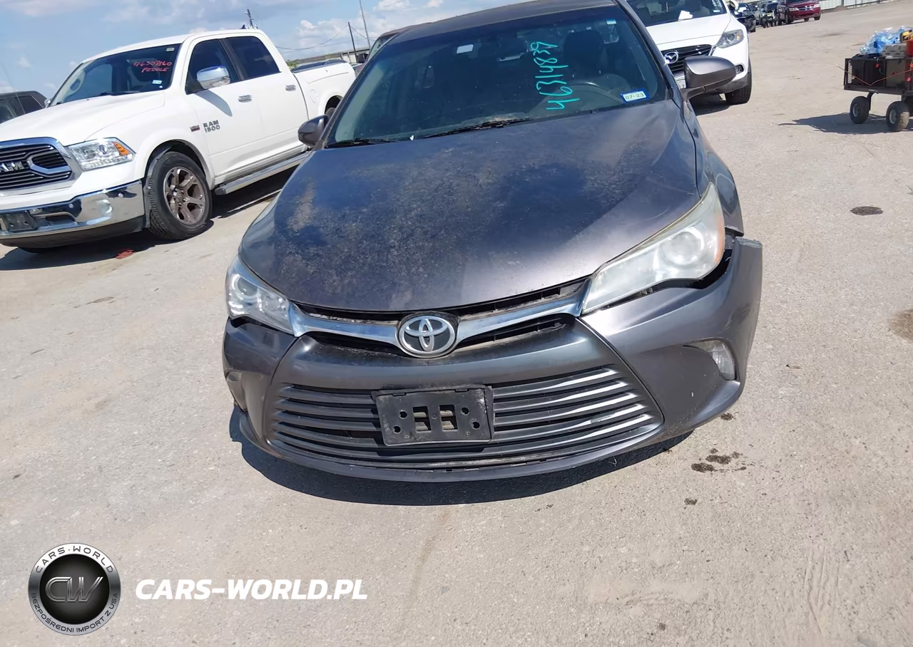 2015 Toyota Camry Le VIN:4T4BF1FK0FR445962 - 12