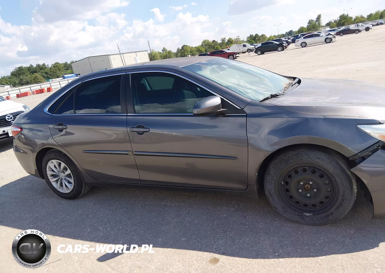 2015 Toyota Camry Le VIN:4T4BF1FK0FR445962 - 13