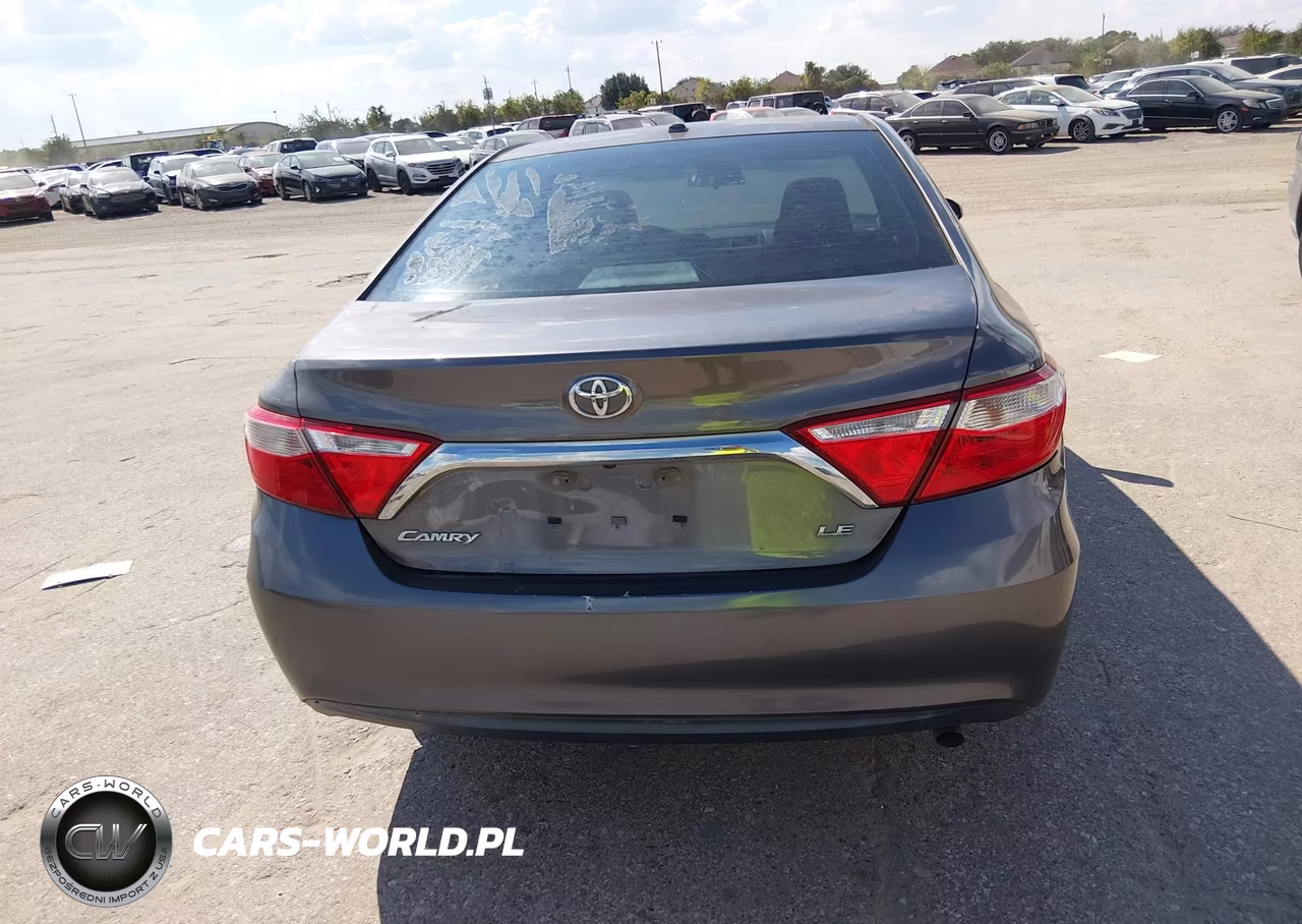 2015 Toyota Camry Le VIN:4T4BF1FK0FR445962 - 16